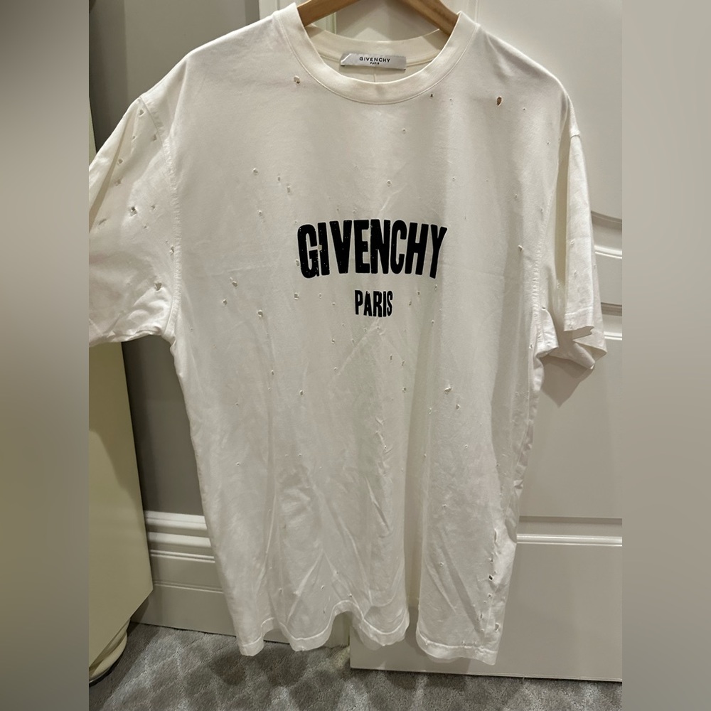 Givenchy logo T-shirt with holes design. OverSize M